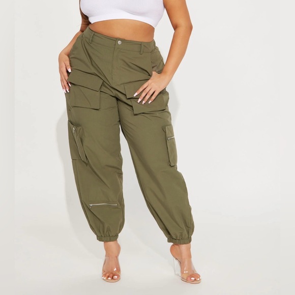 Fashion Nova - Cargo Pants - Plus Size - Picture 3 of 4